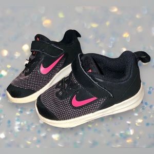 Little girls Nike sneakers size 6C